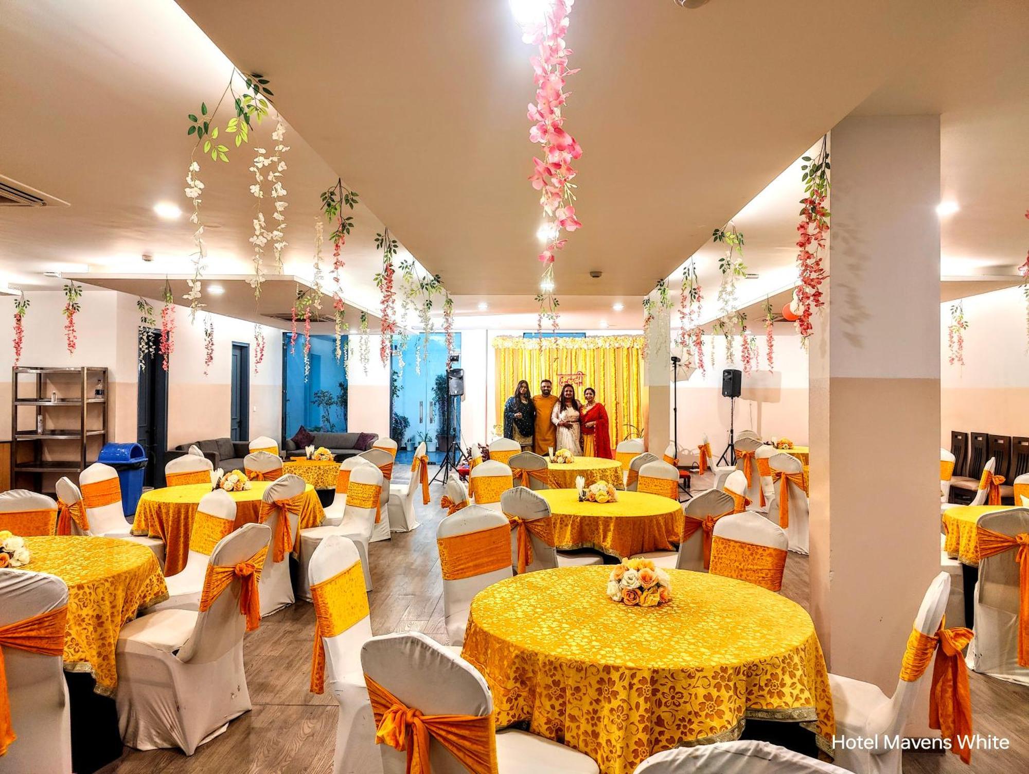 Hotel Mavens White Artemis Hospital Road Sector 52 Gurgaon Esterno foto