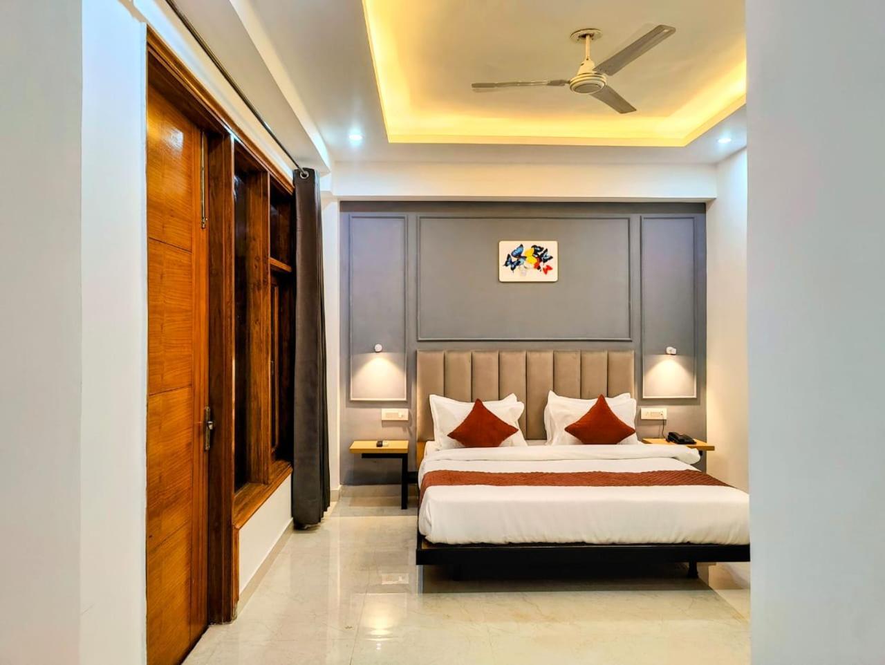 Hotel Mavens White Artemis Hospital Road Sector 52 Gurgaon Esterno foto